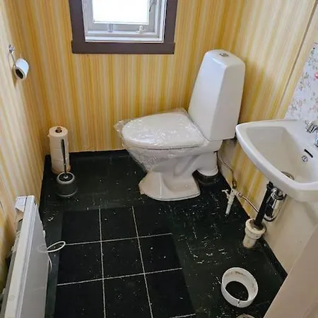 Charmy And Spacious By The Ferienhaus Ålesund